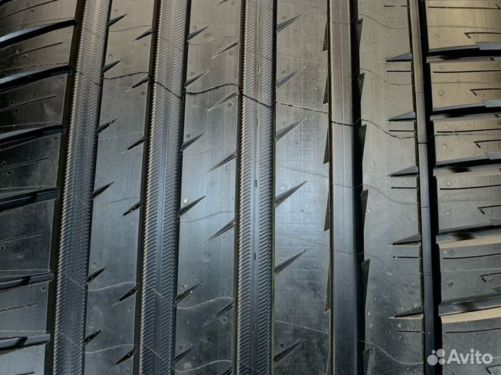 Michelin Pilot Sport PS4 SUV 235/40 R19 96Y