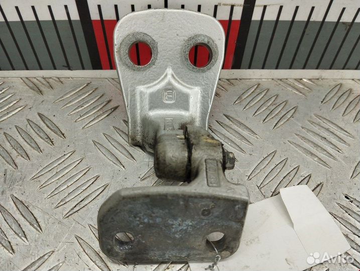 Петля для Land Rover Discovery 3