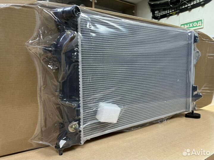 Рдиатор охлаждения Хенде Елантра/Киа Серато