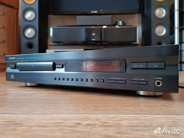 CD-плеер Yamaha CDX-596