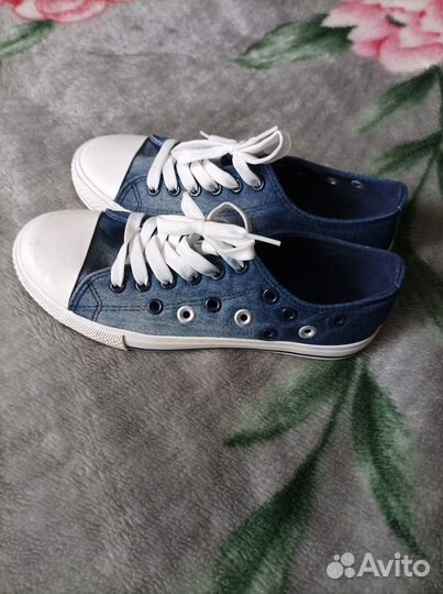 Продам кеды