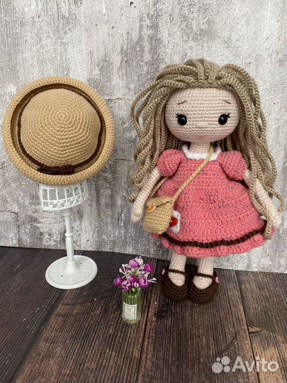 Вязаная кукла ручной работы