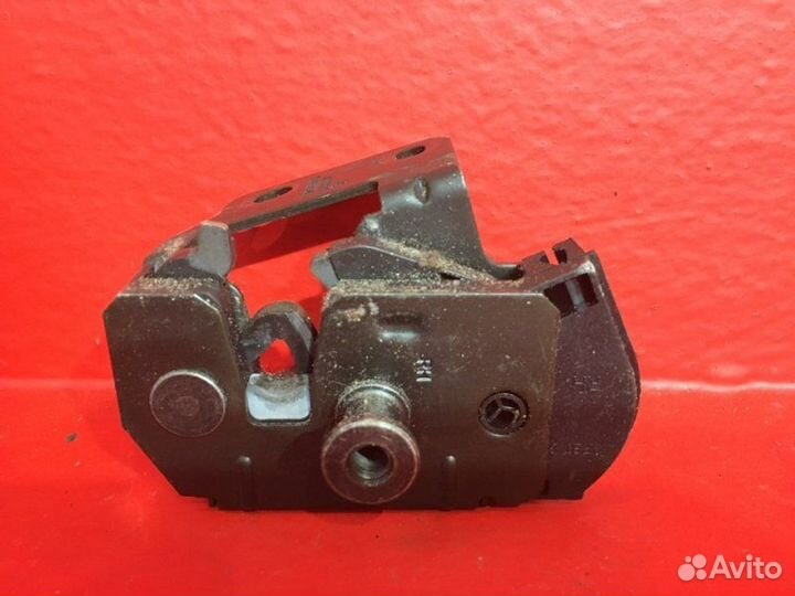 Замок двери багажника правый Volvo Xc90 1 B5254T2