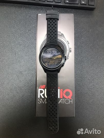 Умные часы New Balance RunIQ для бега