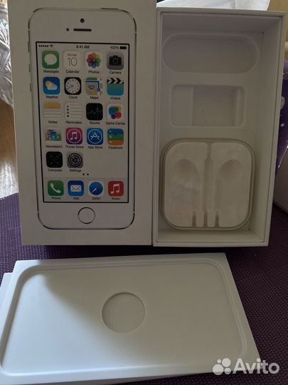 Кейс и коробки от AirPods Pro, iPhone 5S и 8