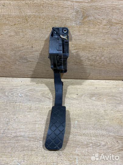 Педаль газа Audi A6 C6 301013