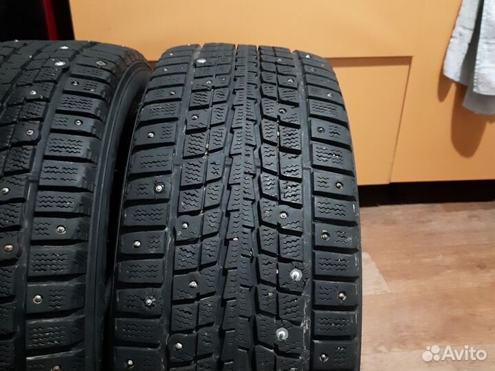 Зимние dunlop 205 55 P 16