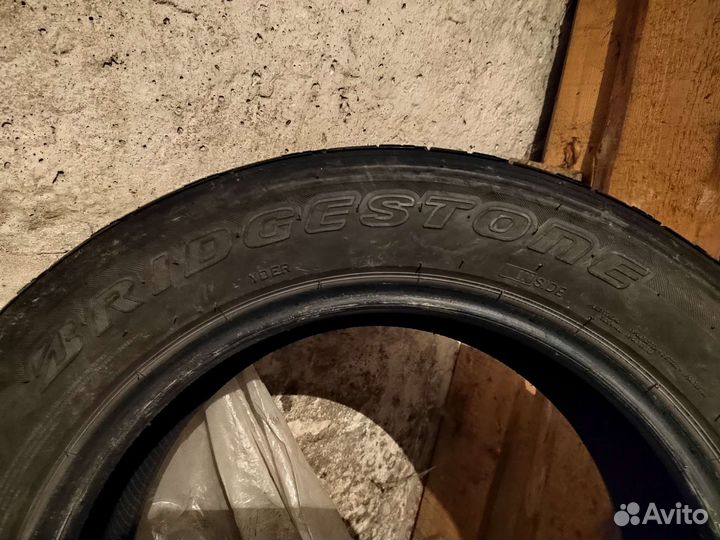Bridgestone Dueler H/T 215/60 R17