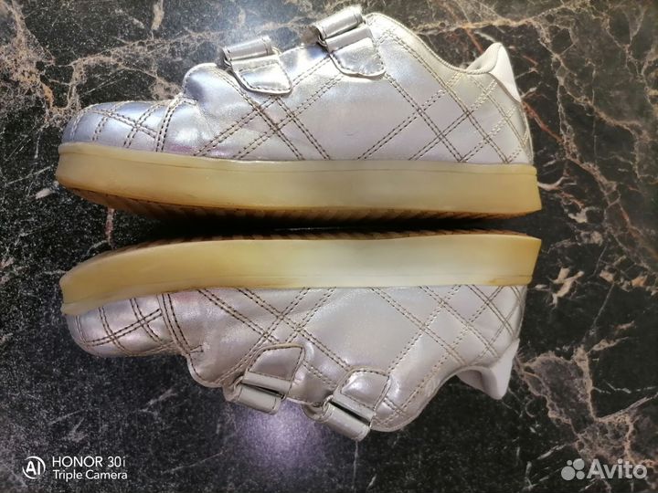 Кроссовки для девочки