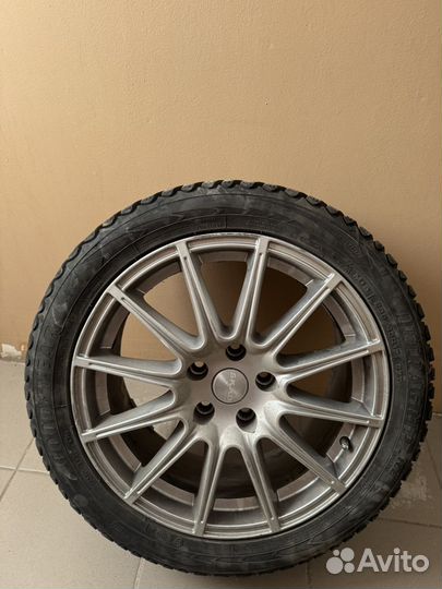 Goodyear Ultragrip Ice Arctic 235/45 R17