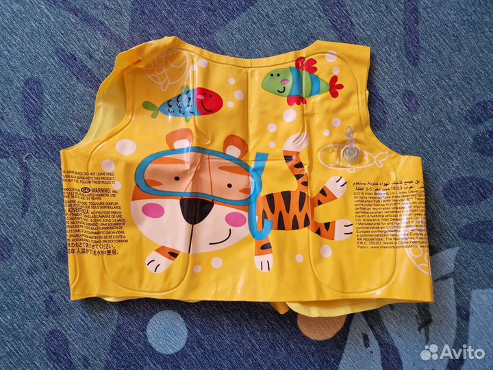 Спасательный жилет для малышей