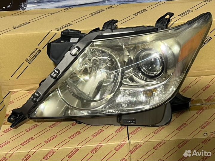 Фара галогеновая левая Lexus Lx570 07-11