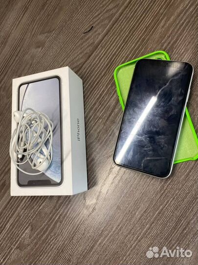 Телефон iPhone xr