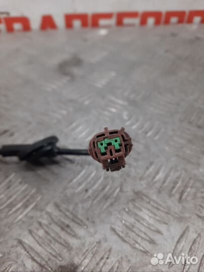 Датчик ABS передний левый Ниссан Блюберд Силфи