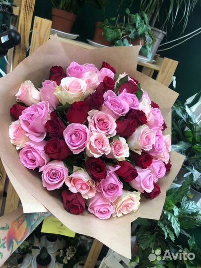 Розы микс, букет 51 шт с бесплатной доставкой