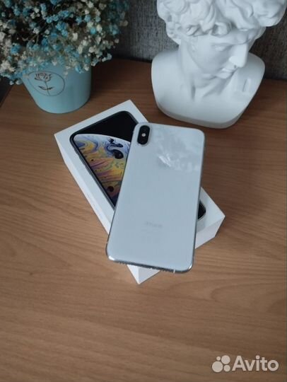 iPhone Xs, 64 ГБ