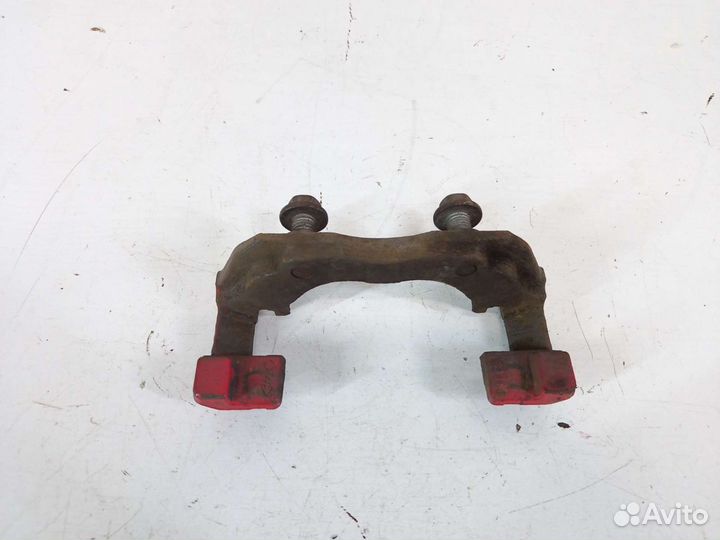 Скоба переднего суппорта Форд Фокус 3