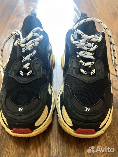 Кроссовки женские 39 р