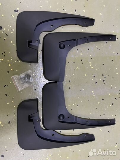 Брызговики Toyota Prius 20 (канада)