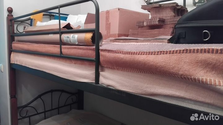 Двухъярусная кровать