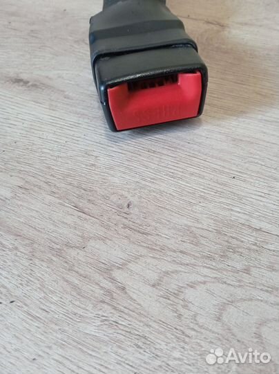 Ответная часть ремня безопасности Nissan Juke F15