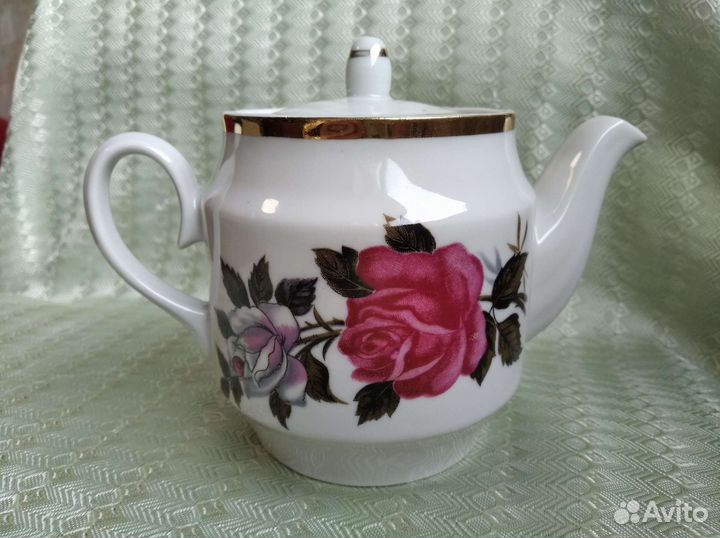 Чайник фарфоровый