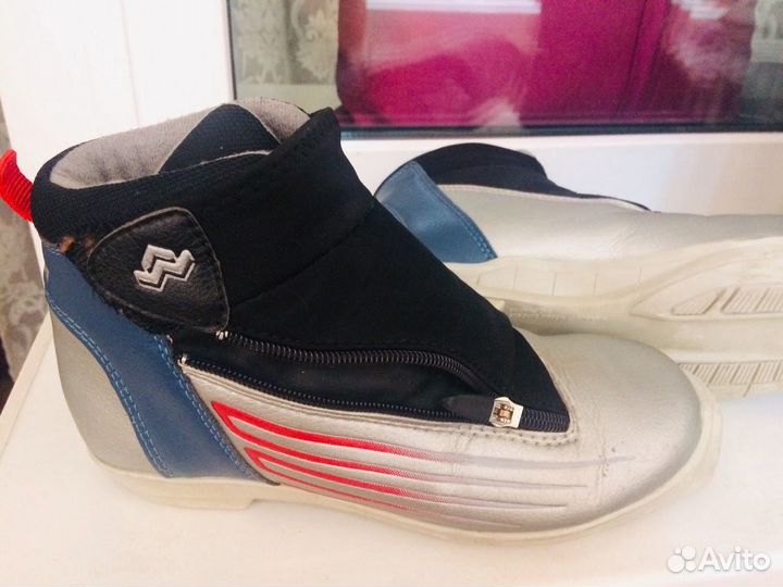 Ботинки лыжные