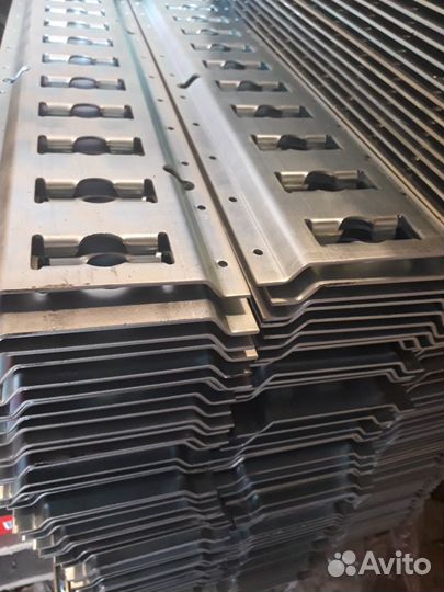 Рейка крепления груза 3 метра Ивеко