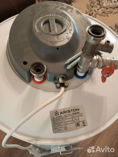 Накопительный водонагреватель Ariston 100 л