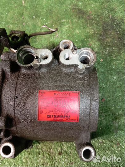Компрессор кондиционера Mitsubishi Carisma