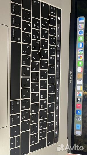 Macbook pro 15 2018 i7 16gb 256