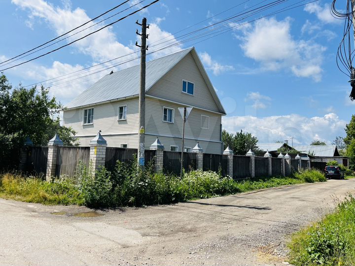 Дом 212 м² на участке 6 сот.