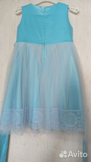 Платье для девочки голубое праздничное 122р