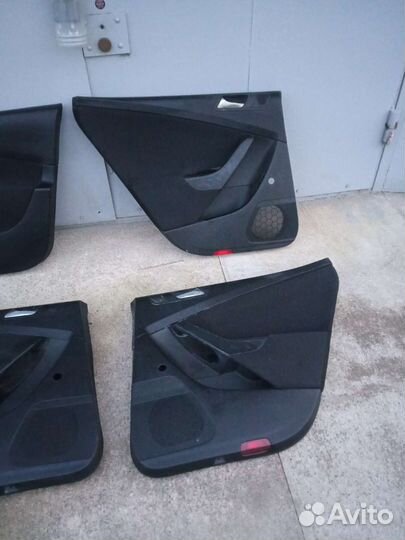 Volkswagen Passat B6 задние дверные карты