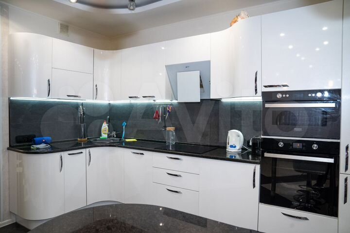 3-к. квартира, 91 м², 15/23 эт.