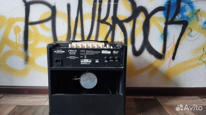 Комбоусилитель Cort CM30R