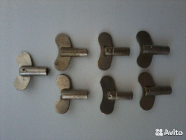 Ключи для часов-будильников