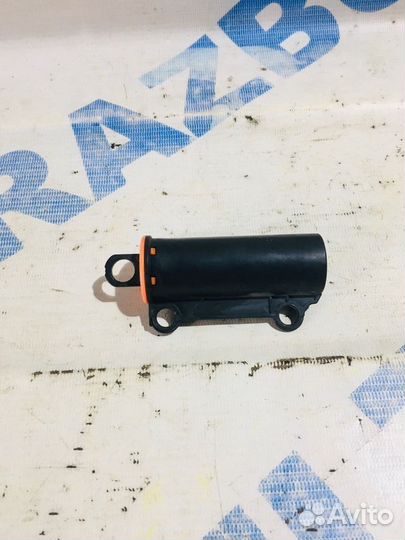 Микролифт бардачка KIA ceed JD рест. 1.6 ат универ