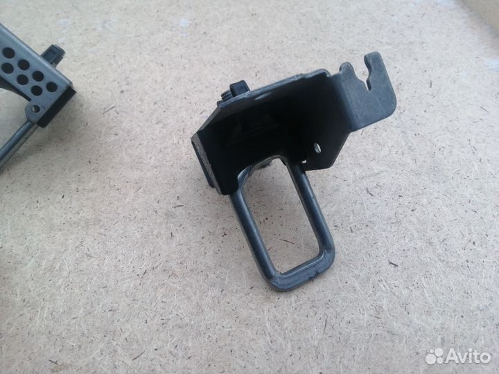 Крюк капота BMW X4 F26 X3 F25