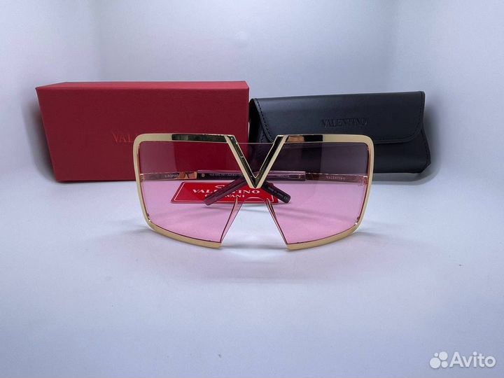 Солнцезащитные очки женские Valentino новинка