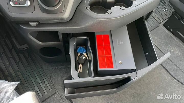 Mercedes-Benz Actros, 2023