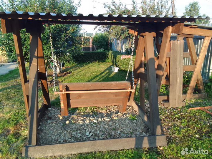 Садовые качели из дерева