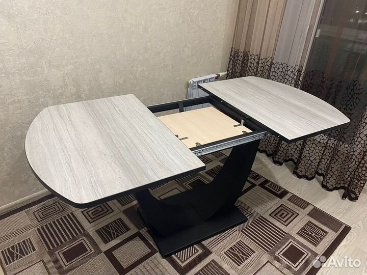 Кухонный стол №1