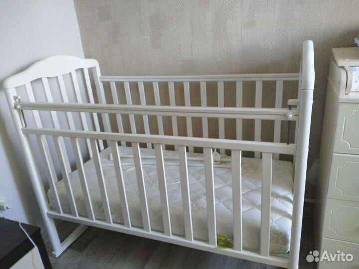 Детская кроватка качалка-колесо,матрас