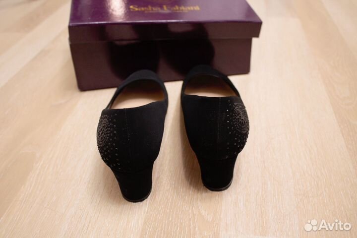 Черные туфли со стразами 40 размера