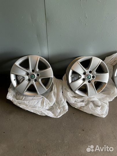 Оригинальные диски на skoda octavia А5