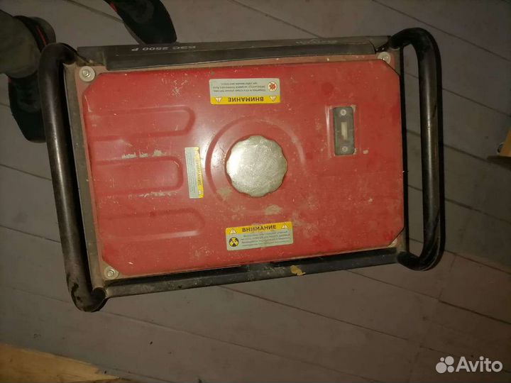 Бензиновый генератор