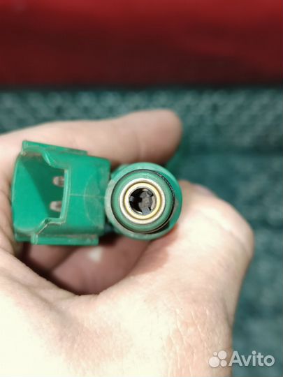 Форсунка топливная Toyota Prius 10 1NZ-FXE