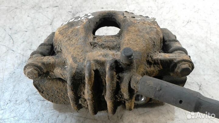 Суппорт передний правый Peugeot 3008 2011 4401N9