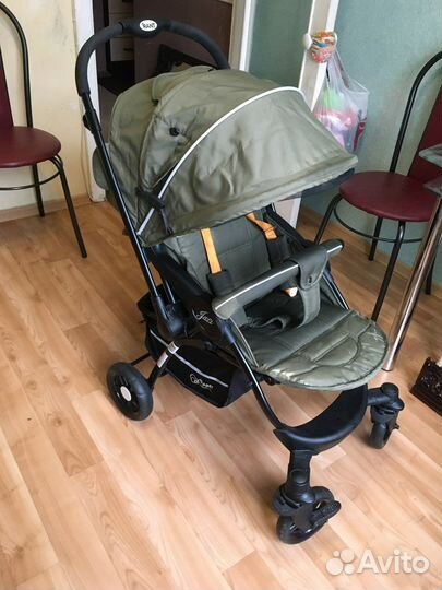 Прогулочная коляска